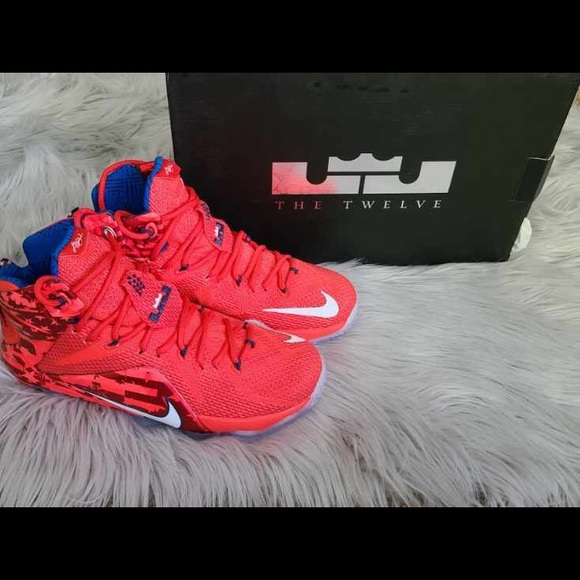 New with Box Lebron 12' sneakers size 8.5 - Picture 6 of 6